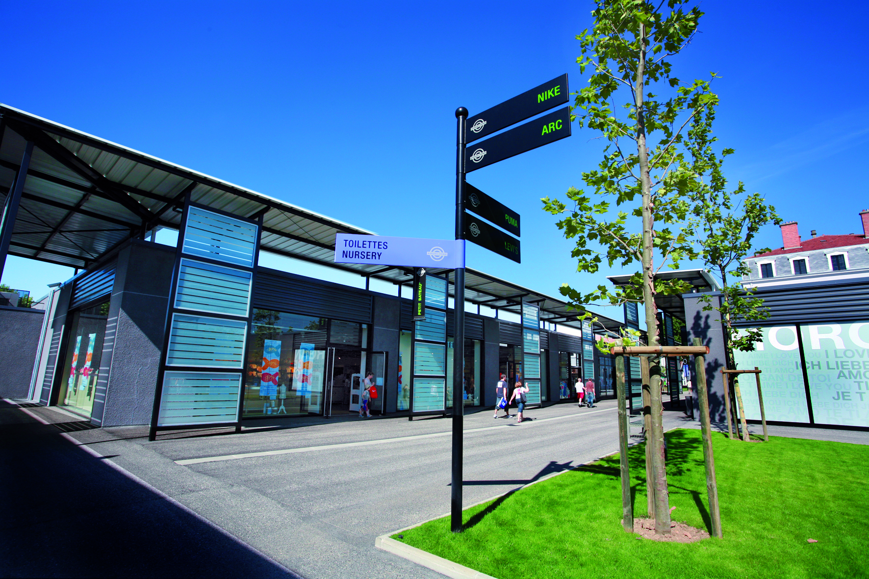 MARQUES AVENUE ROMAN